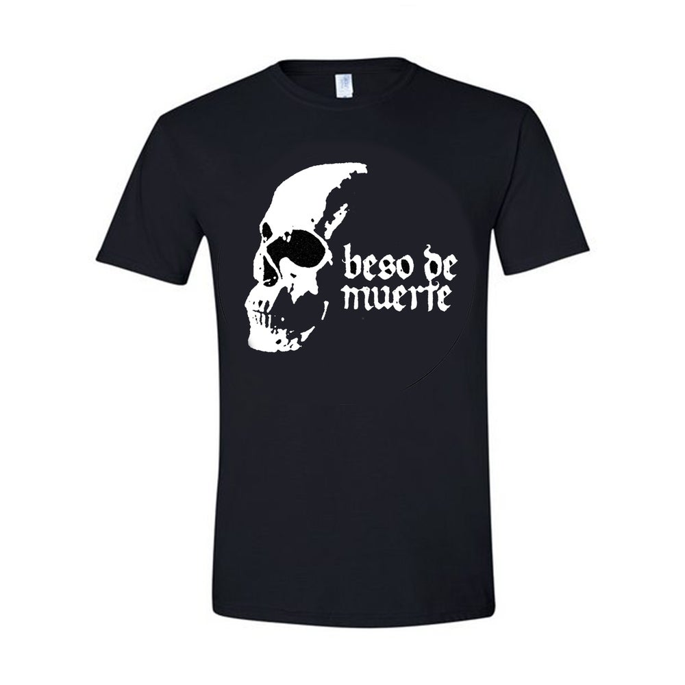 Beso De Muerte tee